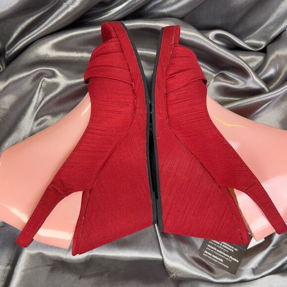Comfort Plus Predictions Women’s 9  Wedge Slingback Sandals Red Summer Heels NEW - Picture 8 of 14